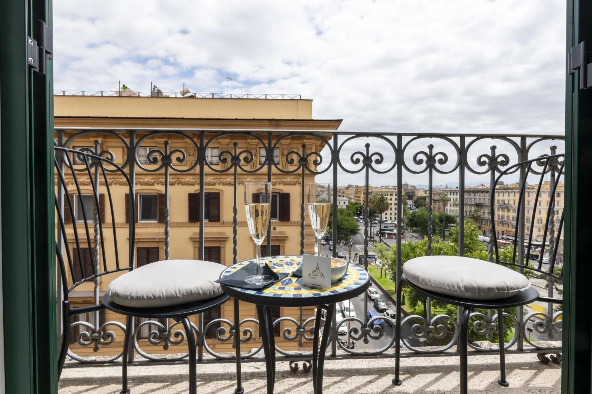 St Peter Twelve Bed and Breakfast Rome Buitenkant foto