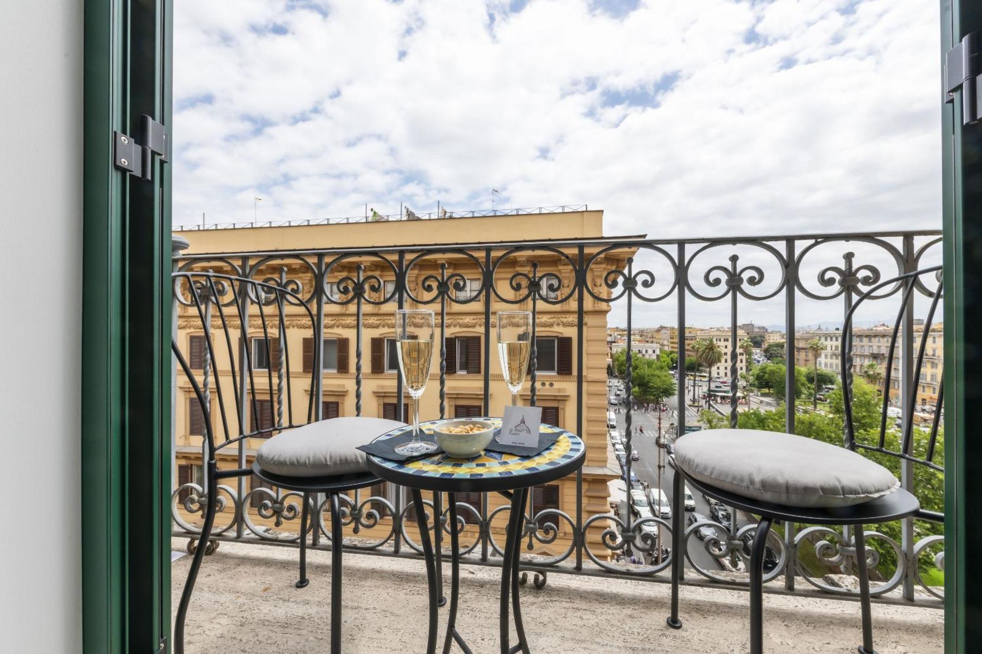 St Peter Twelve Bed and Breakfast Rome Buitenkant foto