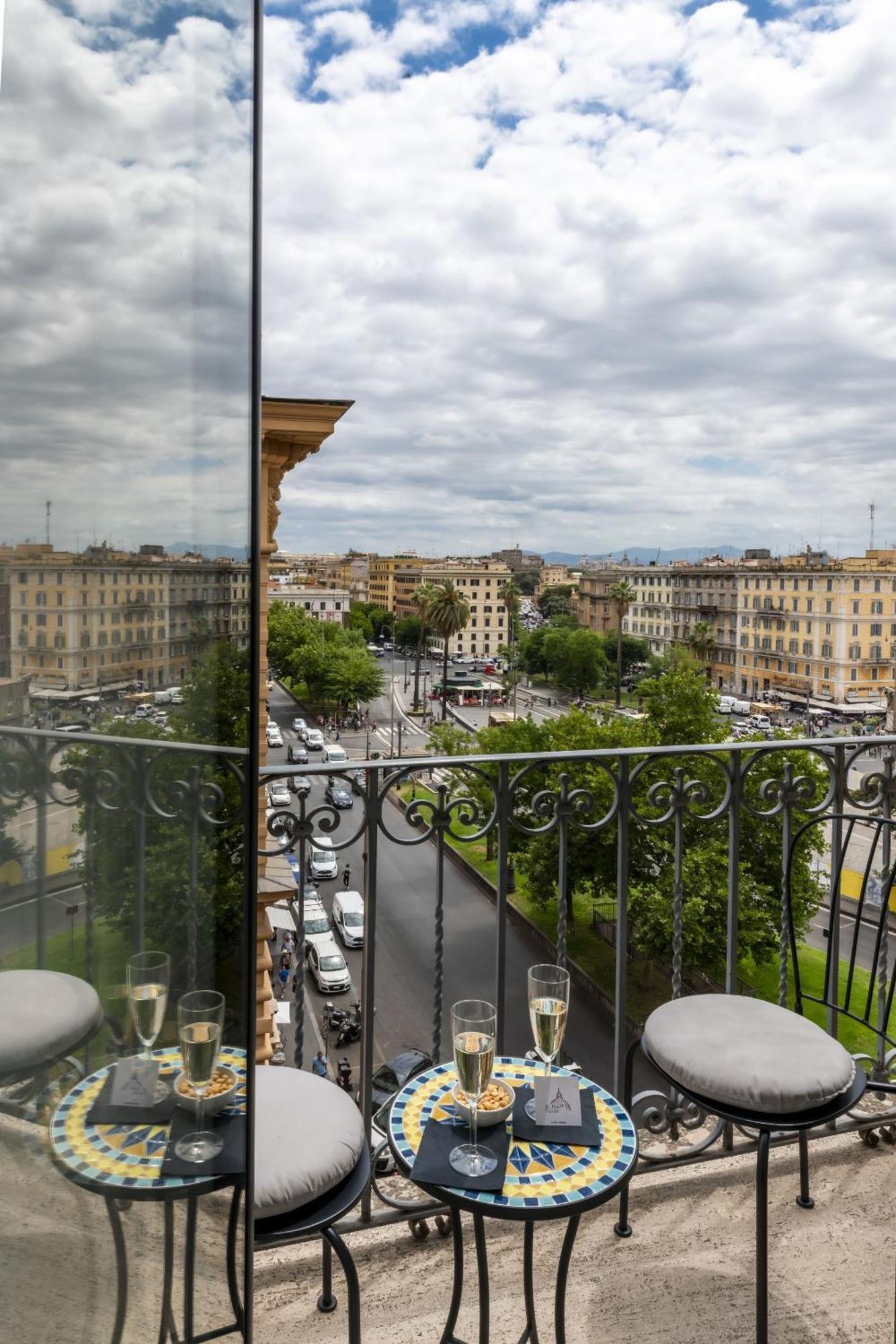 St Peter Twelve Bed and Breakfast Rome Buitenkant foto