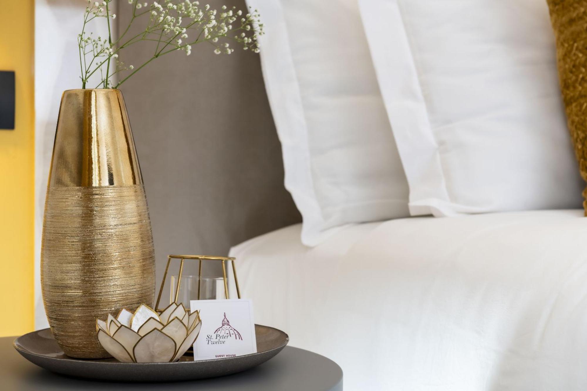 St Peter Twelve Bed and Breakfast Rome Buitenkant foto